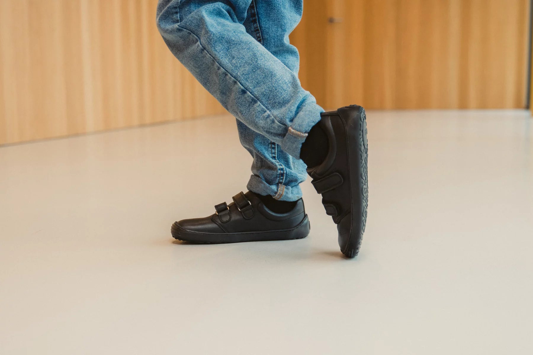 Children's barefoot shoes sneakers Bounce All Blac – Lucky Feet