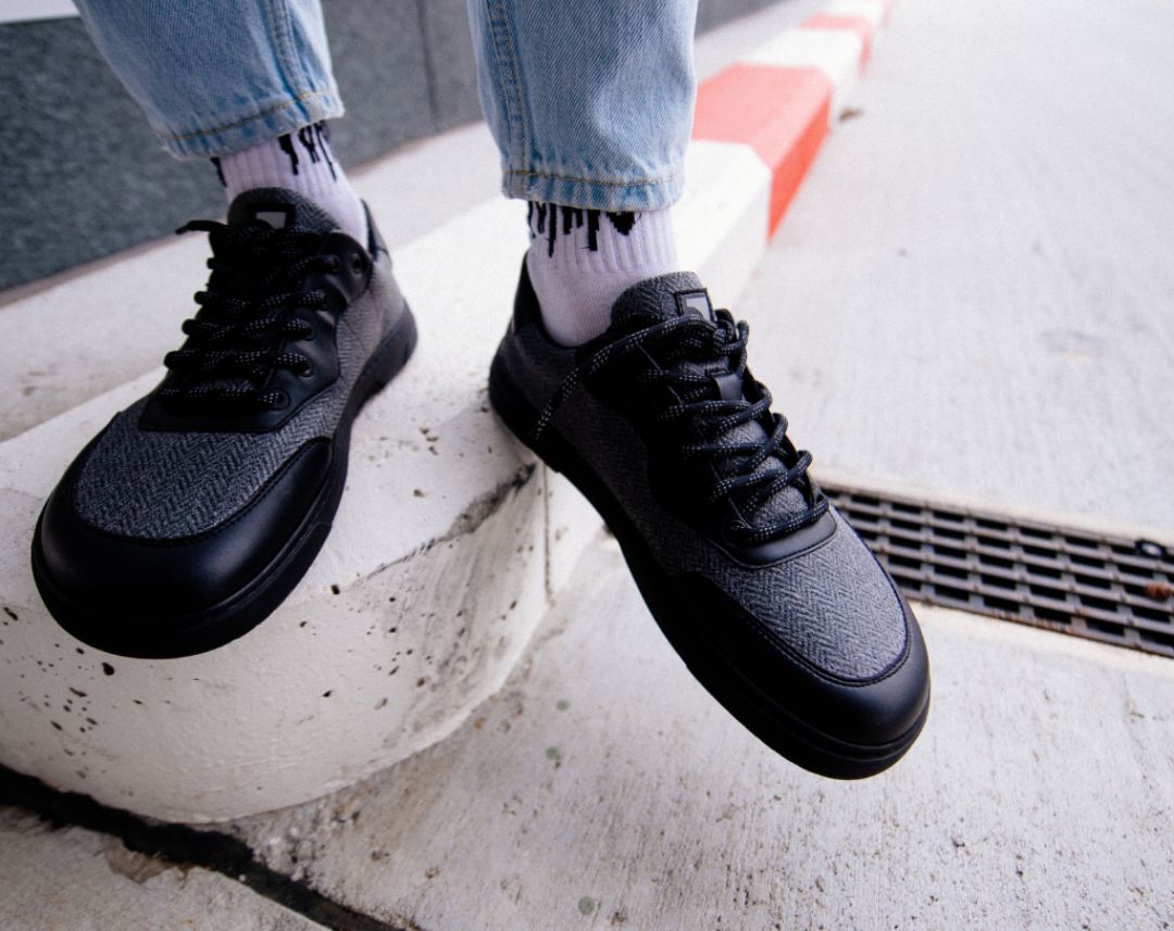 Kudos - Black & Gray