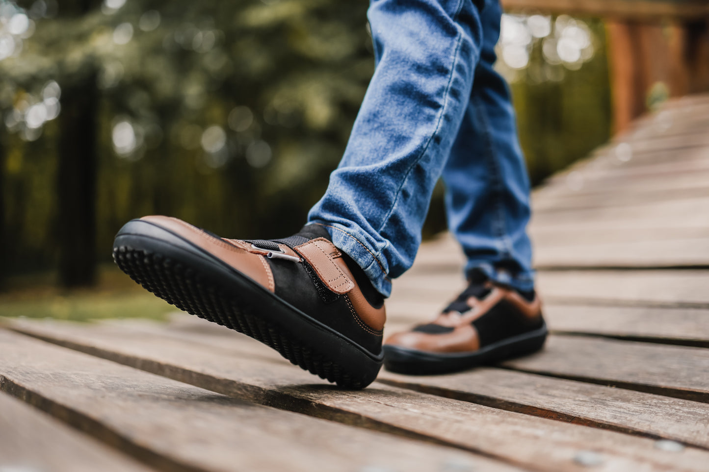 Fluide pour chaussures pieds nus pour enfants - Marron et noir